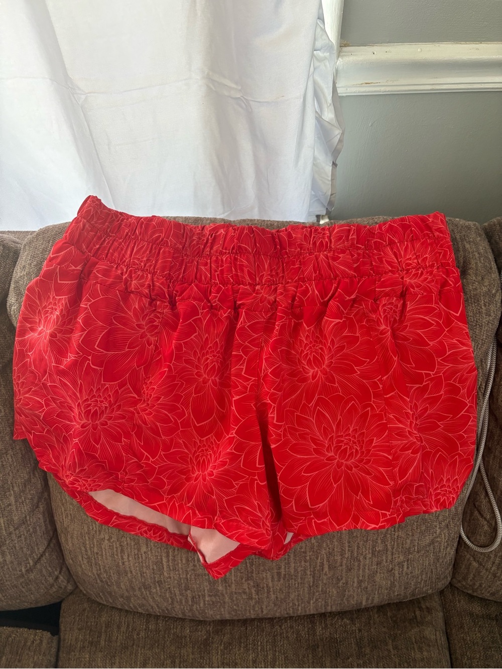 Constantly Varied Gear Red “Lotus” Day Dream Shorts XL only worn once